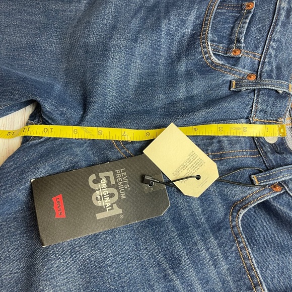 Levi’s 501 high waist button fly crop distressed - Picture 9 of 12